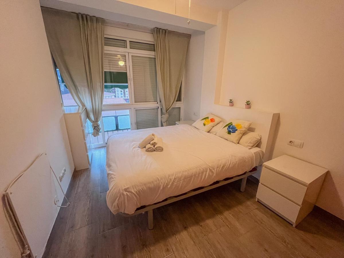 Bonito Apartamento Cerca Del Puerto Малага Экстерьер фото